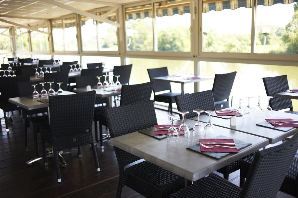 Les Ondines Hotel Les Hauts-d'Anjou Екстериор снимка