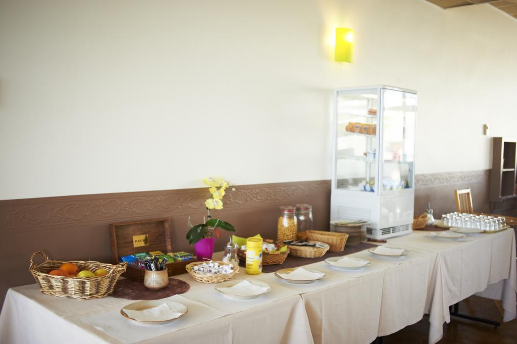 Les Ondines Hotel Les Hauts-d'Anjou Екстериор снимка