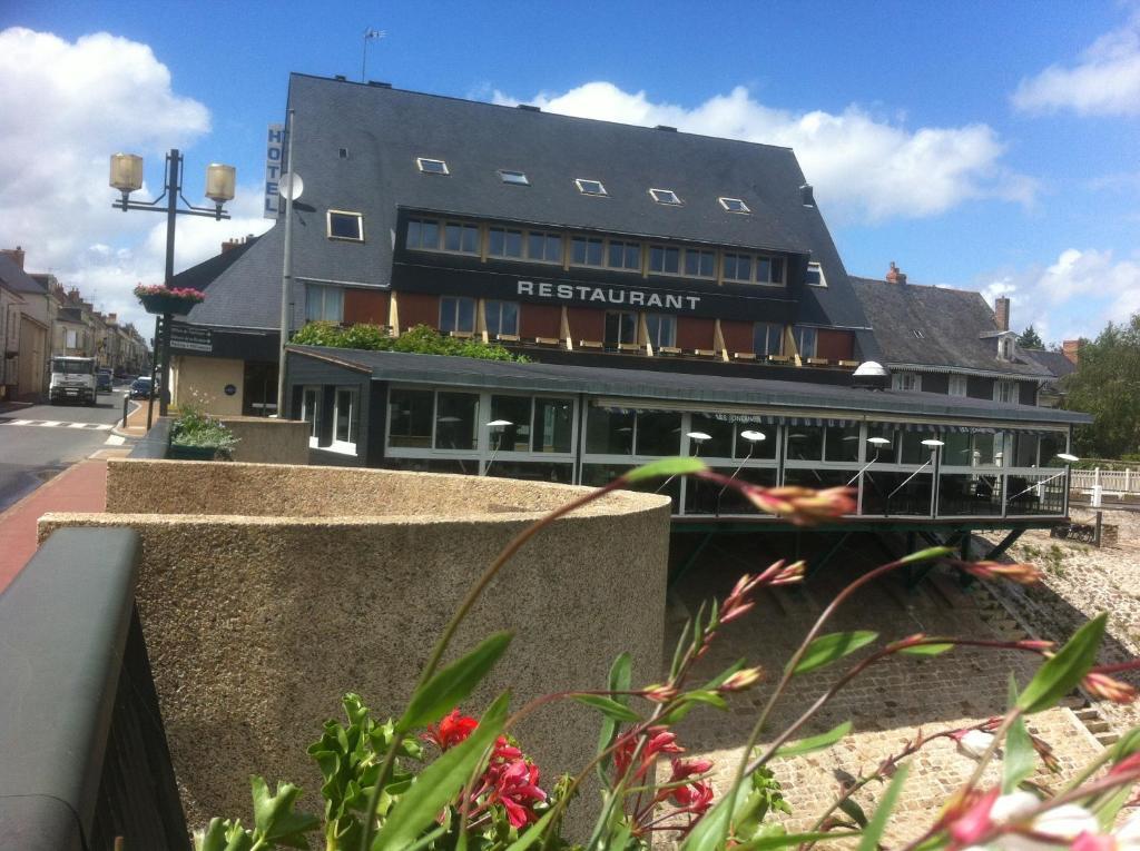 Les Ondines Hotel Les Hauts-d'Anjou Екстериор снимка
