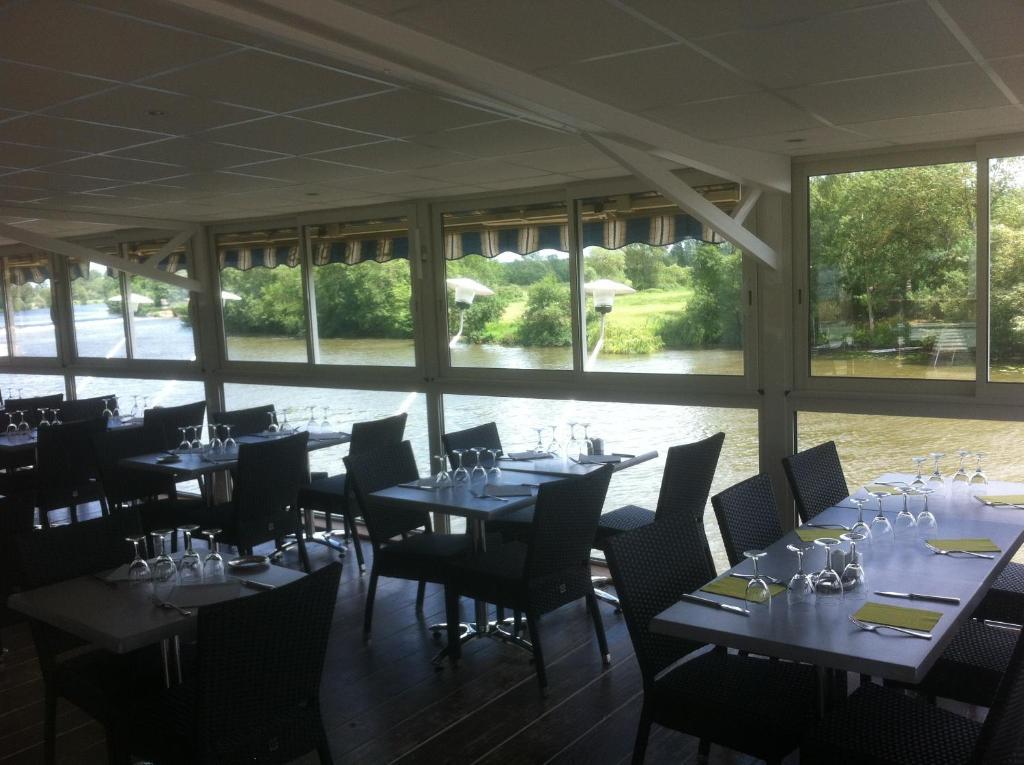 Les Ondines Hotel Les Hauts-d'Anjou Екстериор снимка